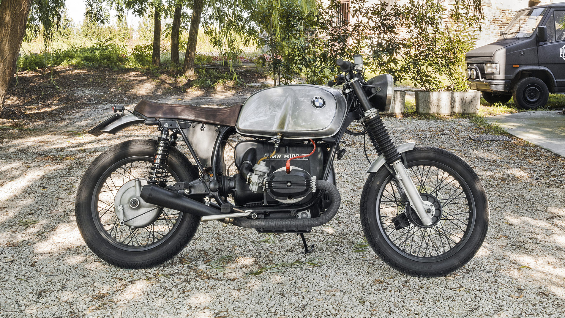 R100 custom shop