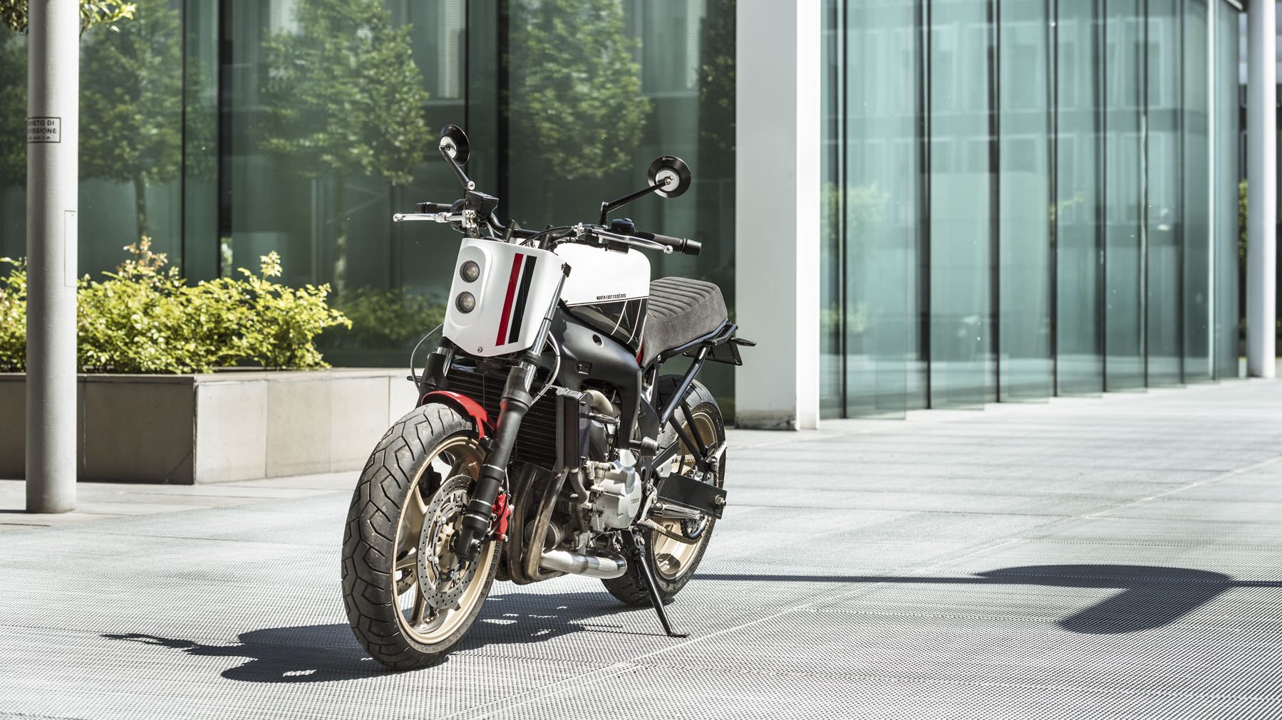 15 NEC Yamaha FZ6 Red Cheek
