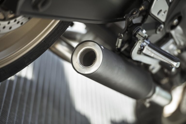 21 NEC Yamaha FZ6 Red Cheek